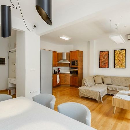 Brand-New Modern Flat In Heart Of City テッサロニキ エクステリア 写真