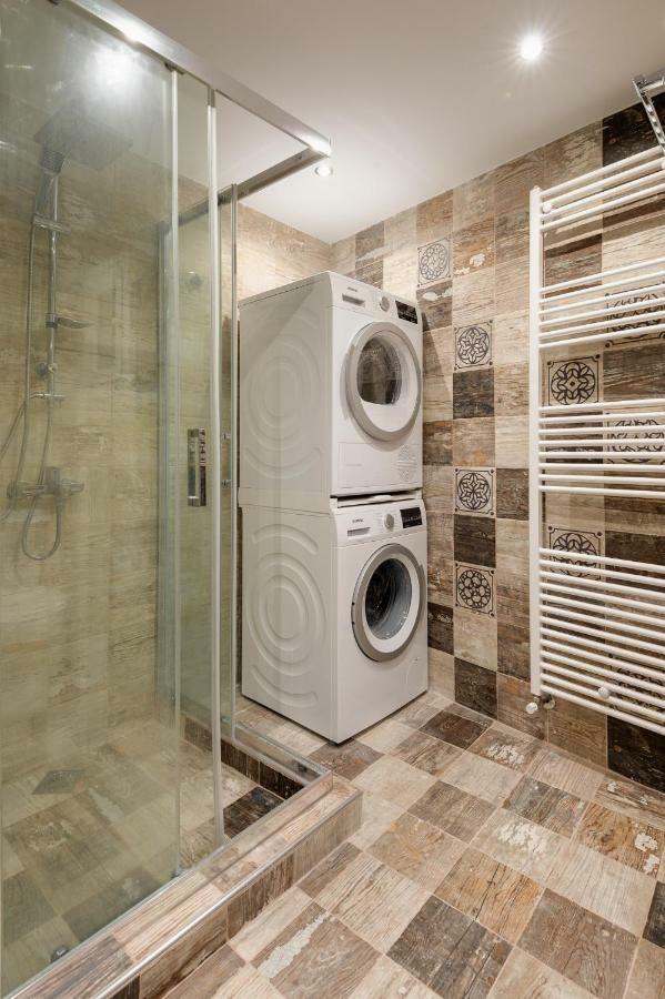 Brand-New Modern Flat In Heart Of City テッサロニキ エクステリア 写真