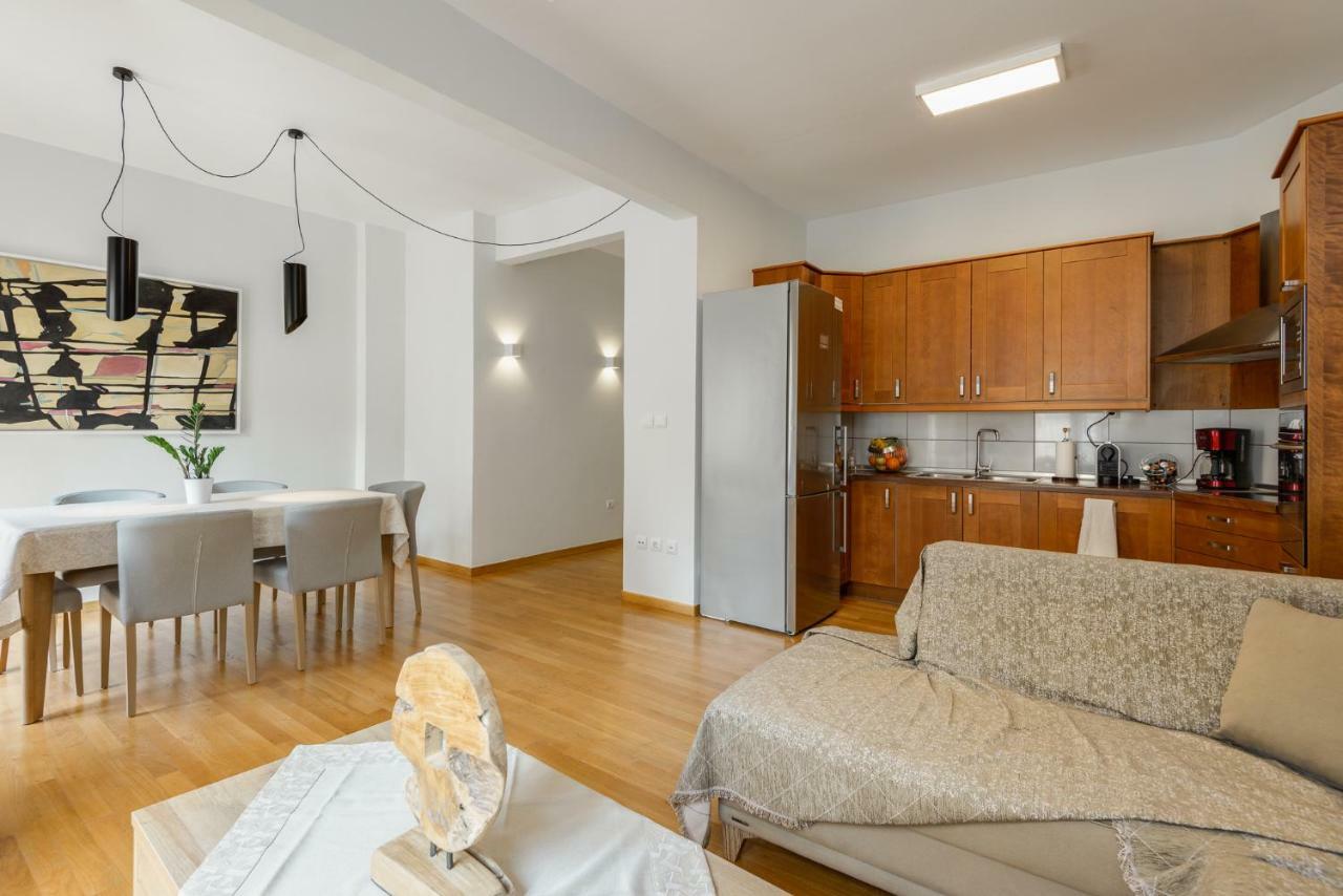 Brand-New Modern Flat In Heart Of City テッサロニキ エクステリア 写真